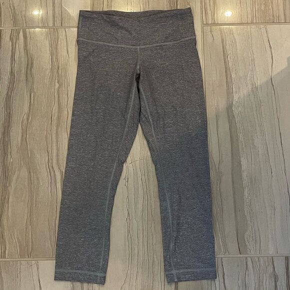 Lululemon Grey Cropped Leggings Size 4! - Picture 1 of 4
